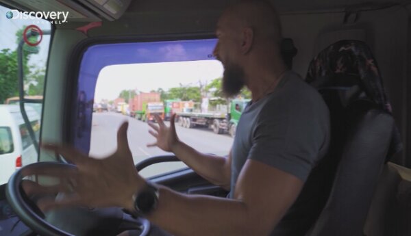 "Ciężarówką przez Indonezję" PRZED EMISJĄ W TV: Dawidowi puszczają nerwy