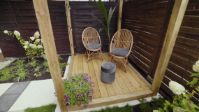 "Polowanie na ogród": strefa relaksu pod mobilną, ażurową altaną